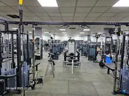 عکس باشگاه بدنسازی کما در محله آزادگان شیراز 4