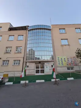 مدرسه دکتر حسابی، محله بنیاد قم