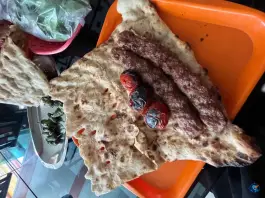 عکس رستوران رنگین کمان در محله انصارالحسین قم 2