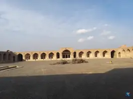 عکس کاروانسرای دیر گچین در قم 3