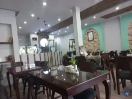 عکس قرمه برگر در وکیل آباد مشهد 2