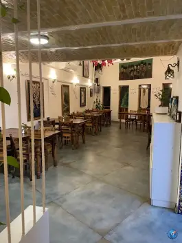 رستوران سنتی می جان در محله کوی نصر تهران