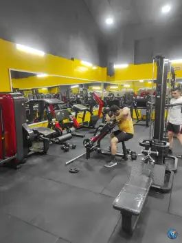 عکس باشگاه بدنسازی رامان در محله شارق شرقی تهران 9