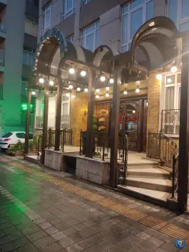 هتل رودکی، محله شیخ هادی تهران