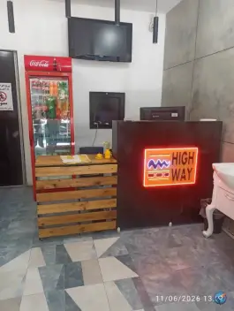 عکس ساندویچ سرد بزرگراه غدیر اصفهان 2