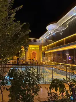 عکس کافه رستوران نارسیس در گلستان کرج 4