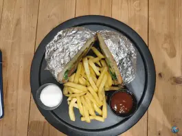 عکس کافه رستوران دوژه در محله ایرانشهر تهران 6