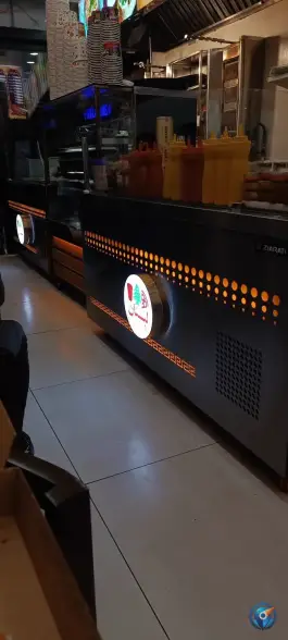 عکس شاورما و فست فود لبنان در محله عشقعلی قم 2