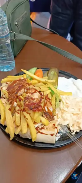 عکس شاورما و فست فود لبنان در محله عشقعلی قم 3