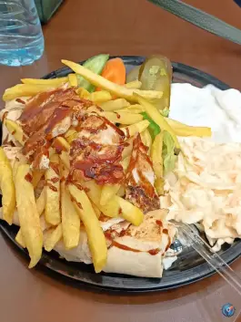 عکس شاورما و فست فود لبنان در محله عشقعلی قم 6