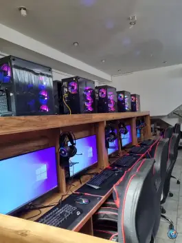 عکس گیم نت Vip ستارگان در محله ولیعصر مشهد 9