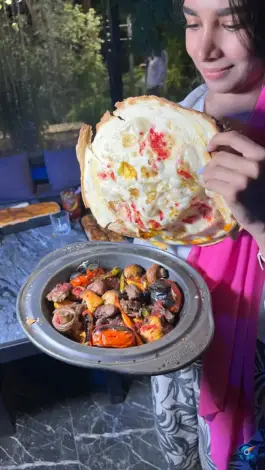 باغ رستوران پشت راه در محله دکتر حسابی شیراز