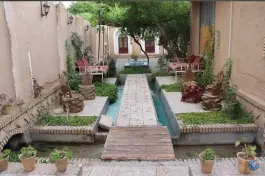 عکس عمارت دلگشا، اقامتگاه بومگردی در ماهان 4