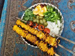 عکس جوجه کبابی دایی محسن در زارچ 2