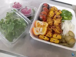 عکس جوجه کبابی دایی محسن در زارچ 3