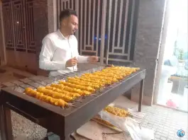 عکس جوجه کبابی دایی محسن در زارچ 6
