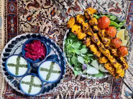 عکس جوجه کبابی دایی محسن در زارچ 8