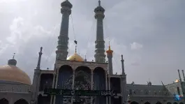 عکس ایوان آینه صحن اتابکی در محله ارم قم 6