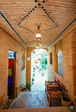 هتل بوتیک سنتی آناهید در محله سنگ سیاه شیراز