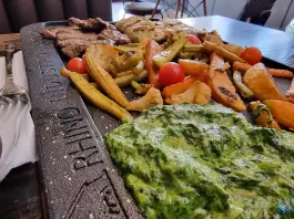 عکس فست فود جیلیز ویلیز در محله چهارصد دستگاه تهران 5