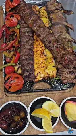 عکس سفره خانه سنتی فردوسی در محله ولیعصر تهران 3