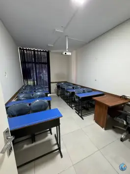 عکس دبیرستان رئیسی در محله گلشهر ویلا کرج 2