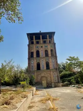 عکس عمارت تاریخی کلاه فرنگی عشرت آباد در محله کاج تهران 3