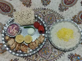 عکس غذای بیرون بر خوان پارسی در محله فلسطین شیراز 3