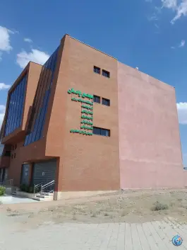 عکس درمانگاه شبانه روزی یادمان در محله بهارستان اصفهان 7
