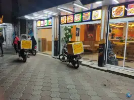عکس فست فود آرین در محله حنیف نژاد قم 4