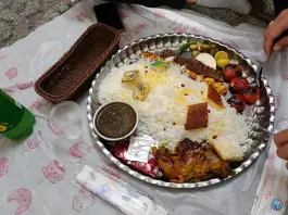 عکس کافه رستوران عمارت آجری در محله خواجه ربیع مشهد 9