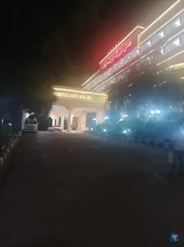 هتل بزرگ پارک حیات مشهد در بلوار وکیل آباد