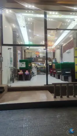 عکس فست فود سان برگر در محله زنبیل آباد قم 2