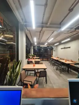 عکس فست فود اسلایس تایم در سعادت آباد تهران 6