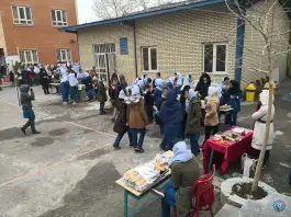 دبیرستان دخترانه فرزانه در بلوار پیروزی مشهد