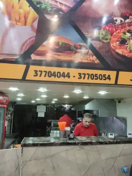 عکس پیتزا ساندویچ آفتاب در محله چهار امامزاده قم 4