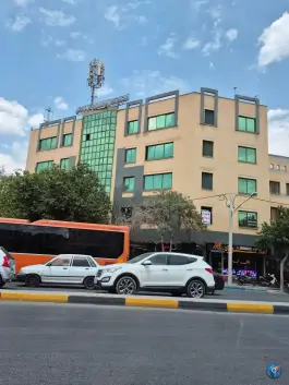 ساختمان عزیزخانی محله مارنان اصفهان