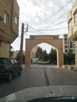 ورودی گذر باغ پنبه، محله آلوچو، قم