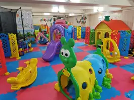 عکس مجموعه شهرمشاغل و خانه بازی کودک هپی لند در حاجی آباد کرج 7