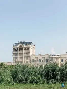 عکس عمارت سفید کردکوی 3