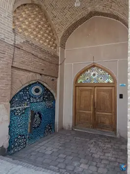 عکس مدرسه حاجی لطفعلی خان، اردستان 2