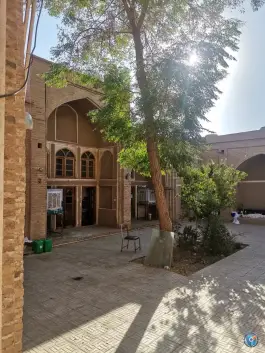 عکس مدرسه حاجی لطفعلی خان، اردستان 4
