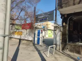 دبیرستان و آموزشگاه علمی آزاد پسرانه قلم سفید در محله باغ زرشک اصفهان