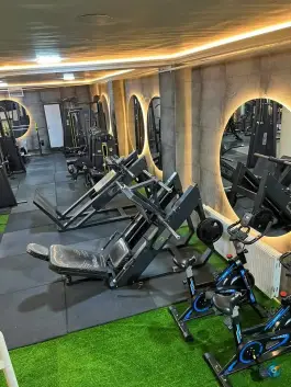 عکس باشگاه بدنسازی نووا در لاله غربی مهرآباد اصفهان 6