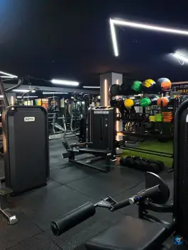 عکس باشگاه بدنسازی افروزی در بهجت آباد تهران 8