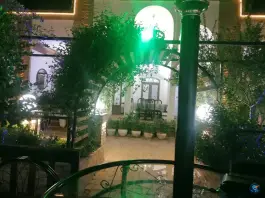 عکس رستوران عمارت دربار در محله عنابستان بیرجند 8