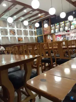 عکس فست فود آس برگر در محله گوهرشاد مشهد 10