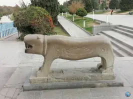 عکس شیر سنگی اصفهان، کمال الدین اسماعیل 7