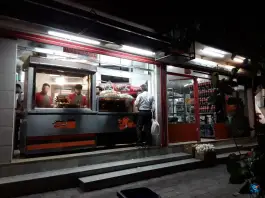 عکس فست فود رنگارنگ در محله پوریای ولی اصفهان 2