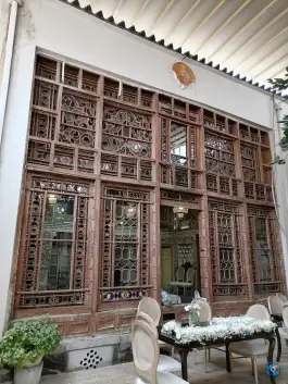 عکس عمارت کیوان اقامتگاه بوم گردی چهار نقش در محله بازار اصفهان 8